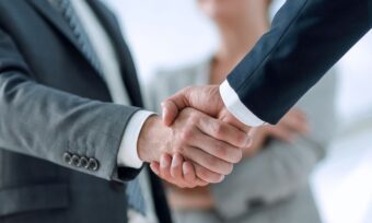 【法人向け】営業代行会社への依頼で知っておきたい知識とは？料金相場や導入するメリットを解説
