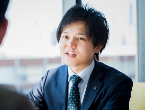 神奈川オフィス営業課 阿出川 一毅